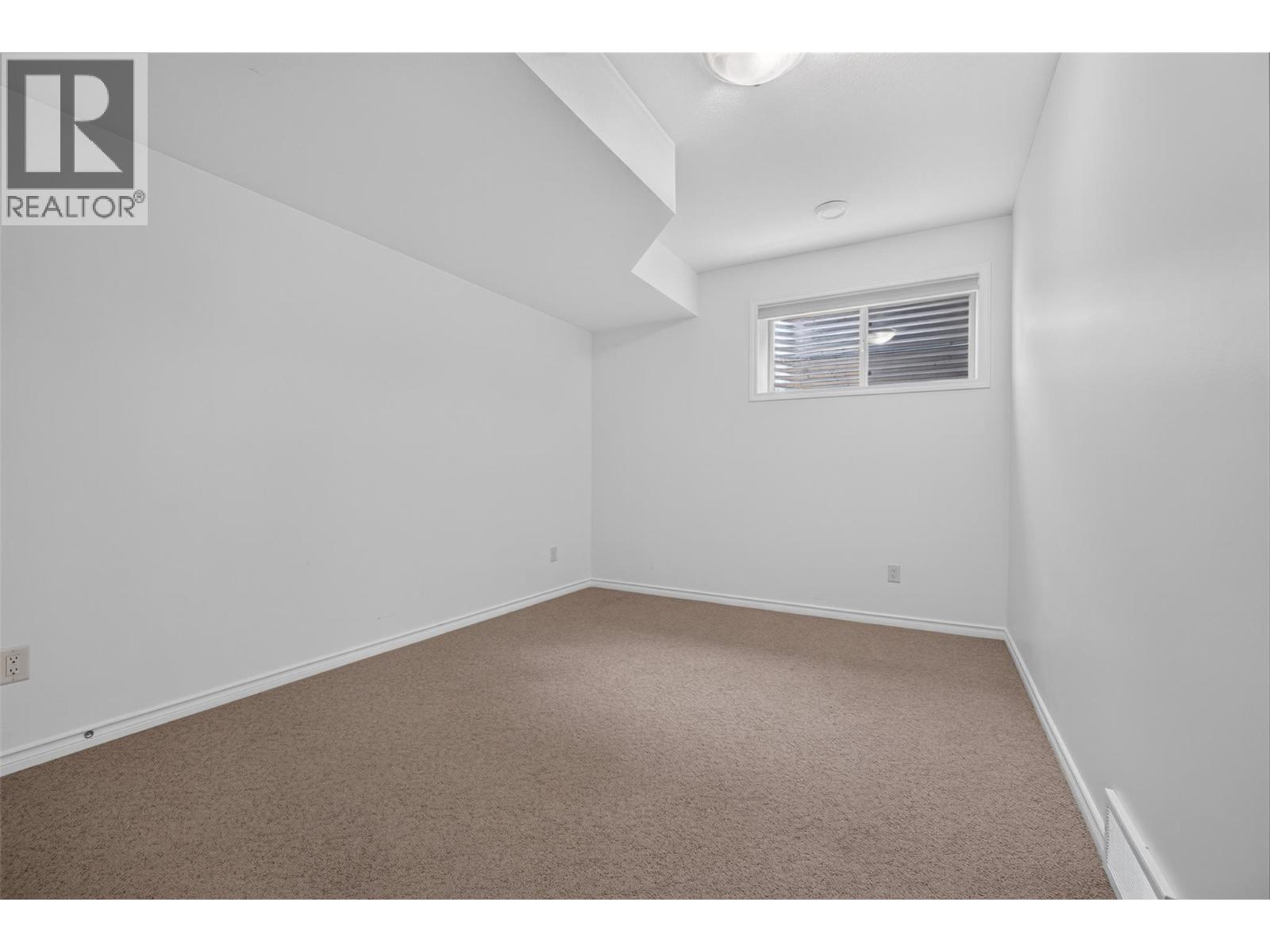  2512 Selkirk Drive, Kelowna