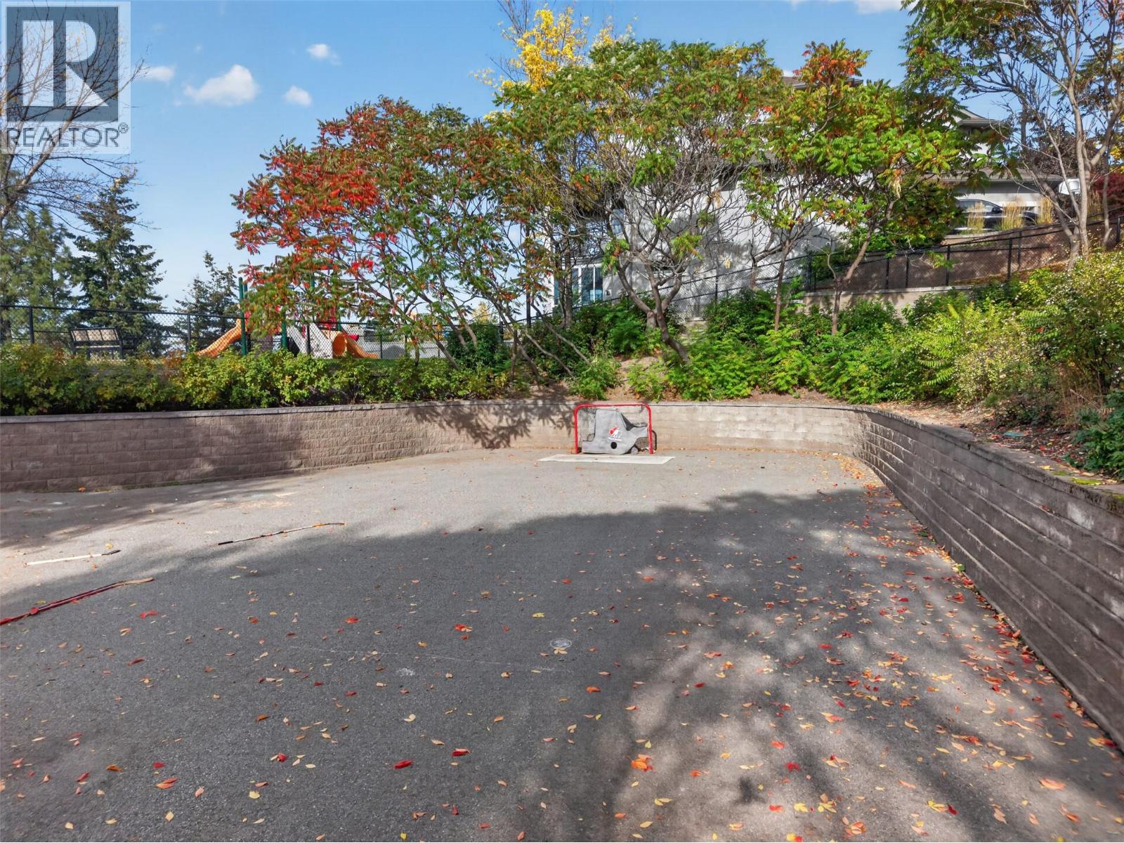 2512 Selkirk Drive - 55