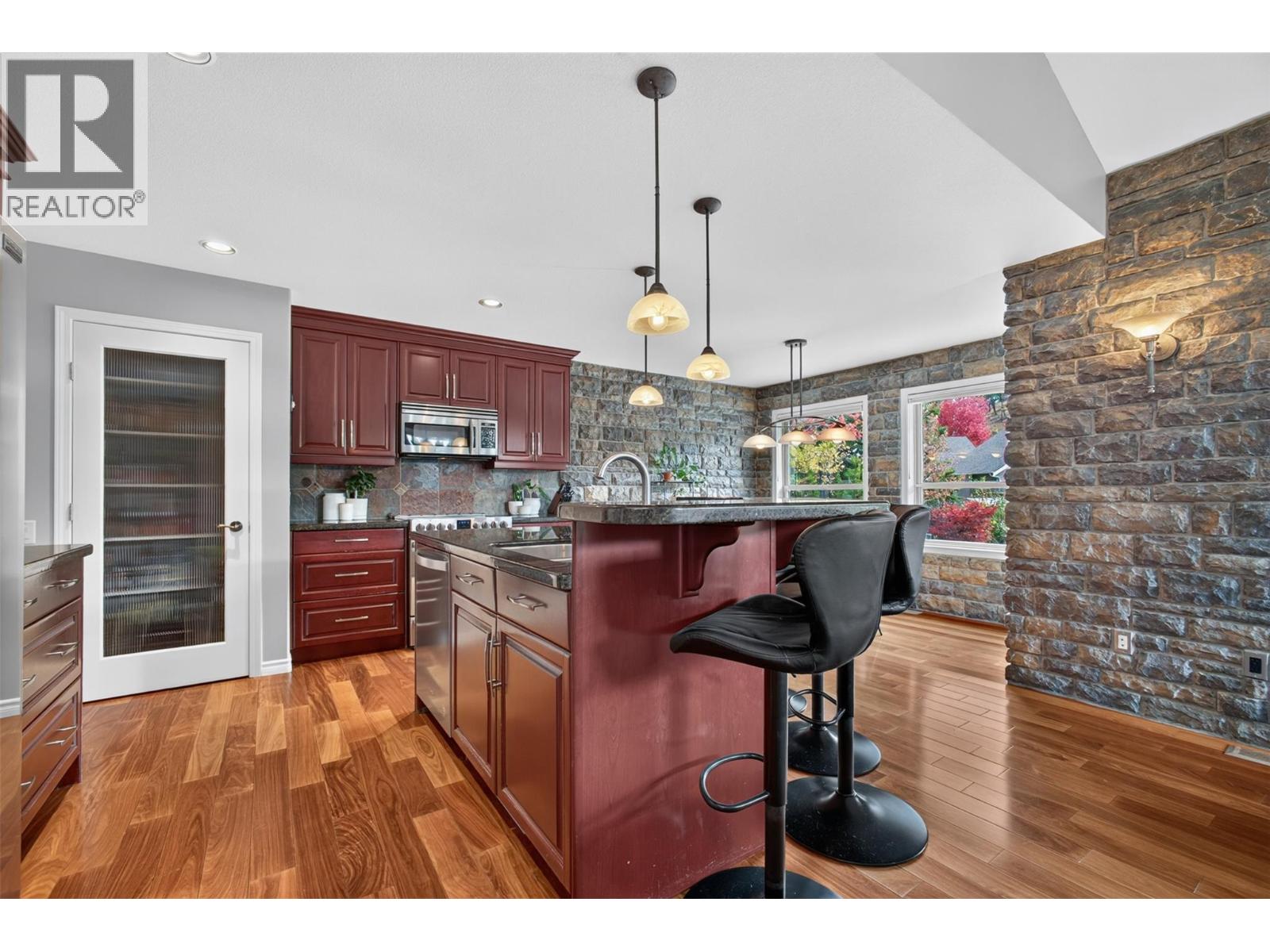 2512 Selkirk Drive - 9