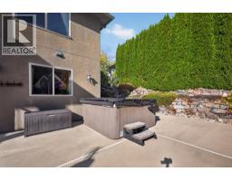 2512 Selkirk Drive, Kelowna, BC V1V2V6 Photo 24