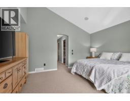 2512 Selkirk Drive, Kelowna, BC V1V2V6 Photo 27