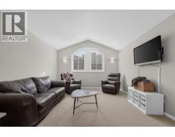 2512 Selkirk Drive, Kelowna, BC V1V2V6 Photo 31