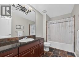 2512 Selkirk Drive, Kelowna, BC V1V2V6 Photo 33