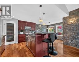 Full bathroom - 2512 Selkirk Drive, Kelowna, BC V1V2V6 Photo 9