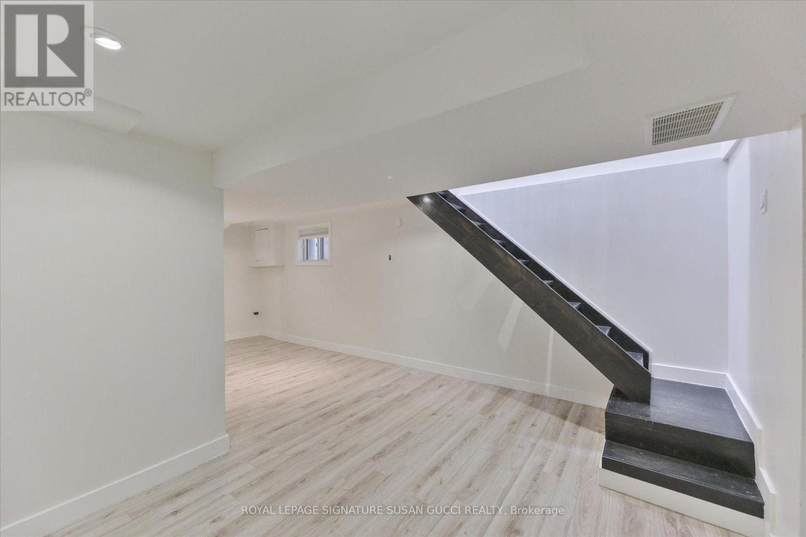233 CEDARVALE AVENUE - 16