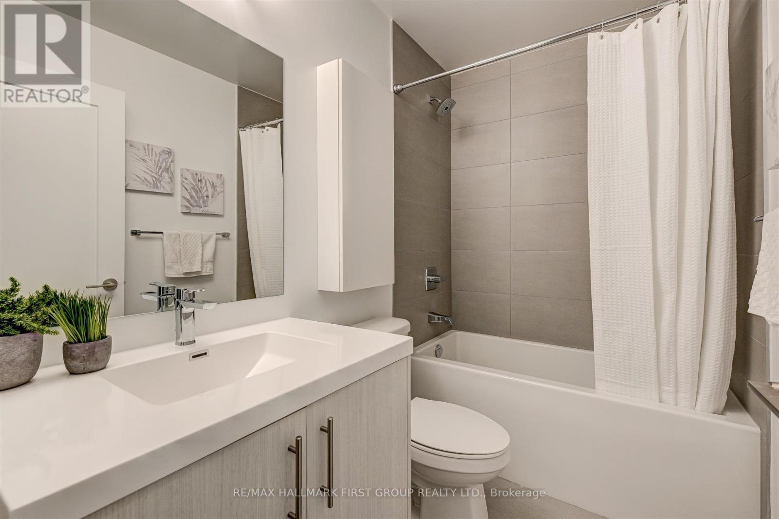 1017- 286 Main Street, Toronto, ON photo 18