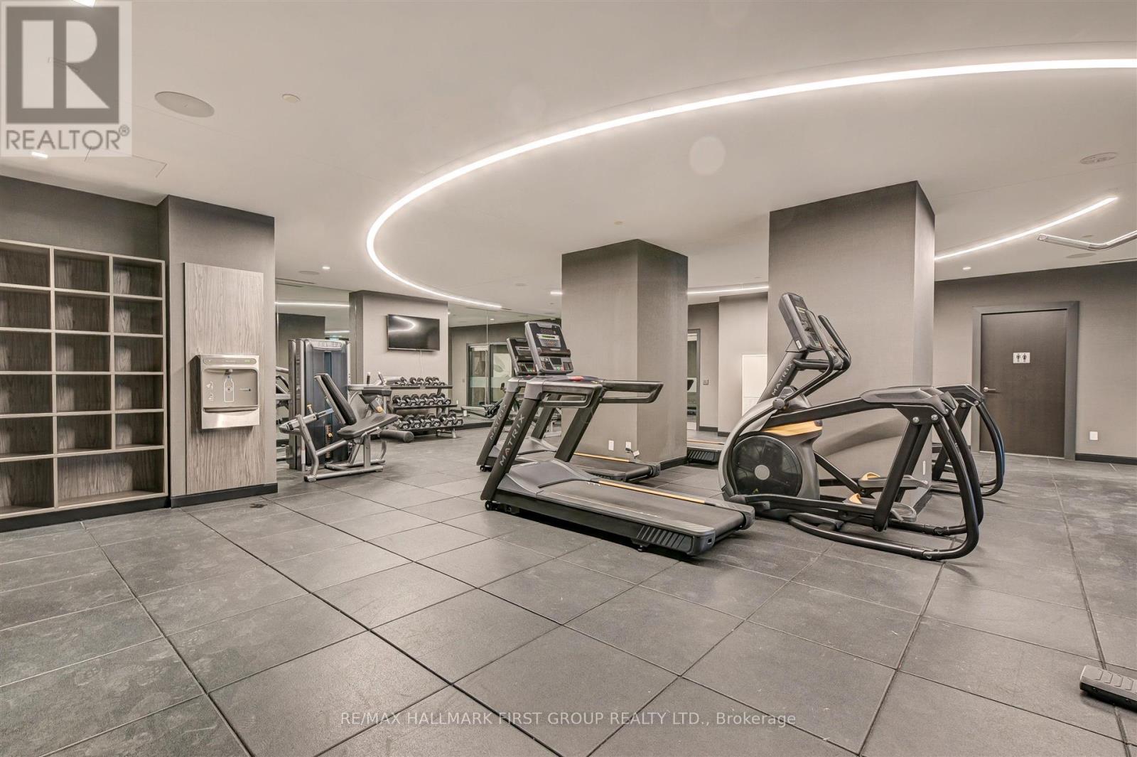 #1017 286 MAIN STREET - 26