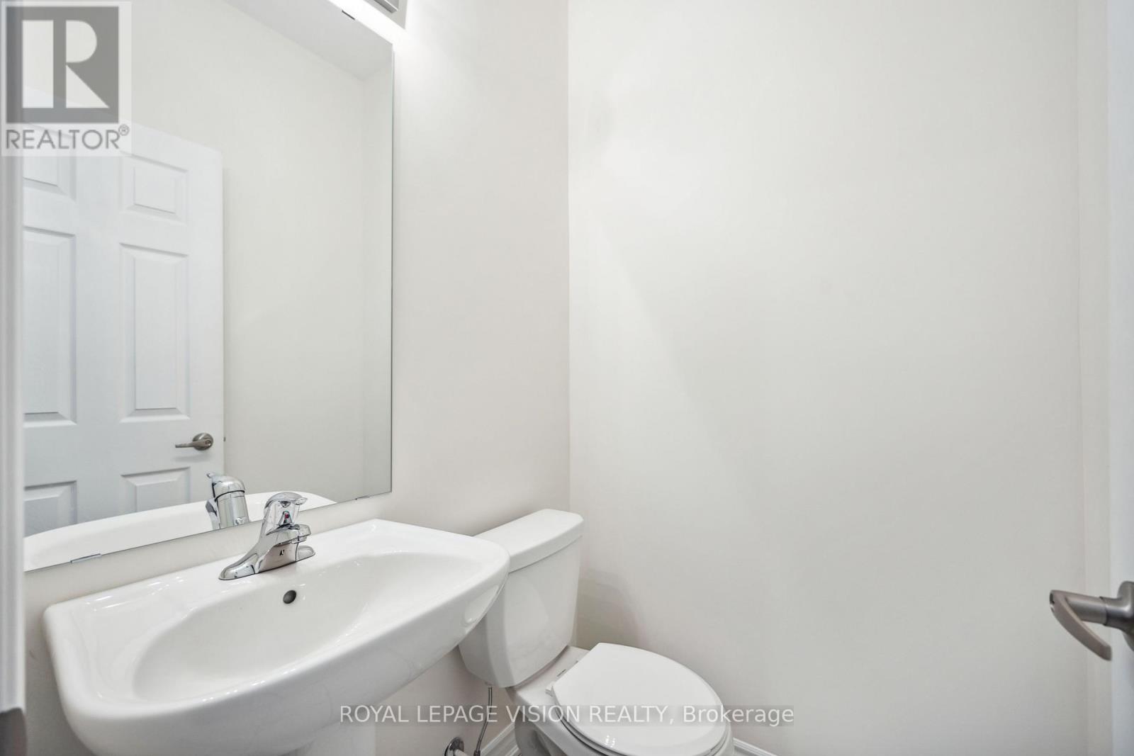 48 Mountainside Crescent, Whitby, ON photo 16
