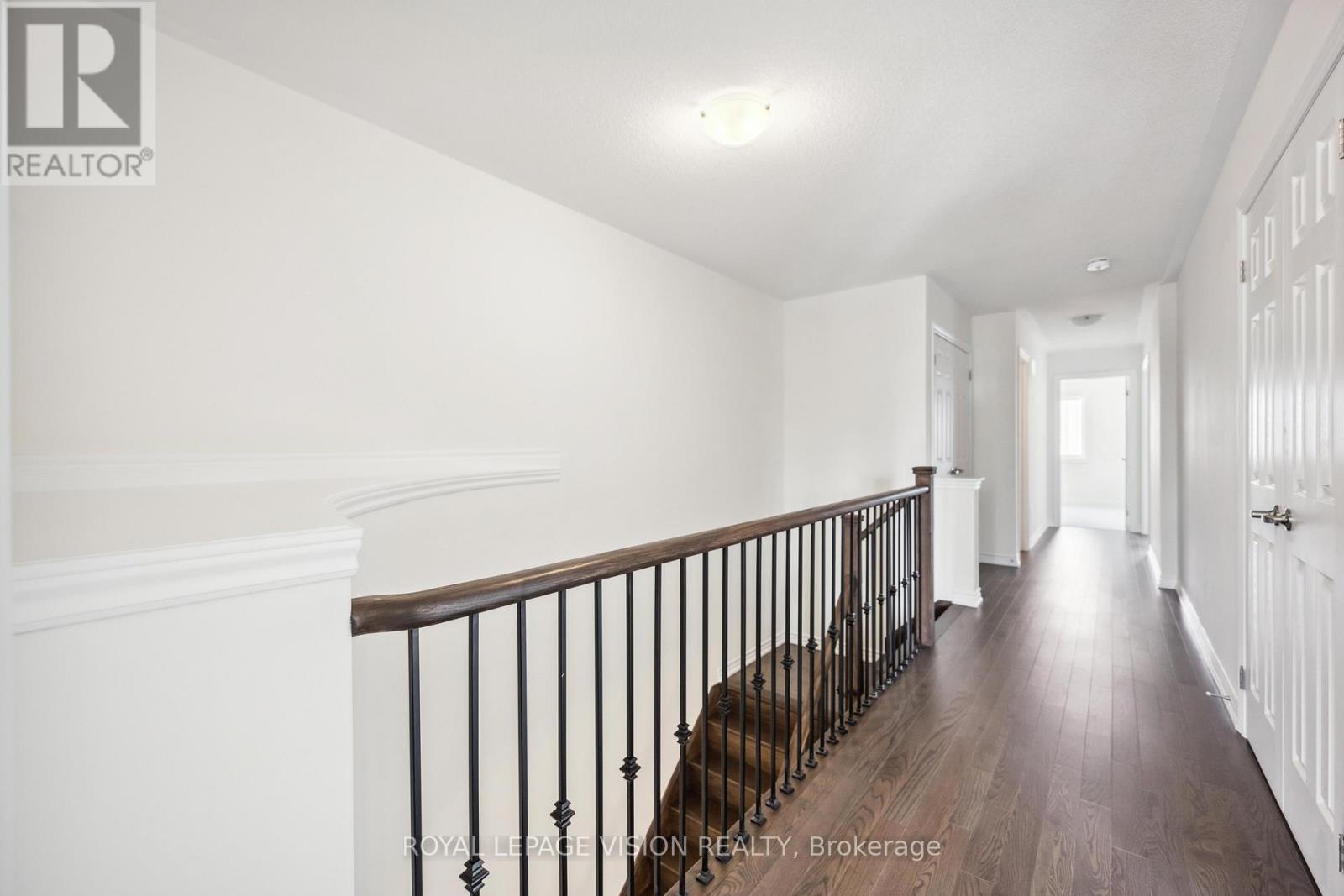 48 Mountainside Crescent, Whitby, ON photo 18