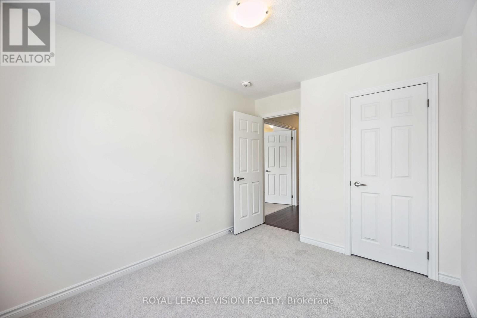 48 Mountainside Crescent, Whitby, ON photo 20