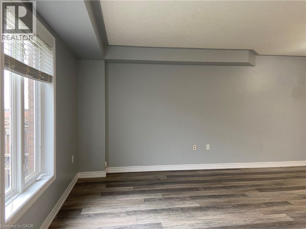 90 BLOOM Crescent, Stoney Creek — photo 5