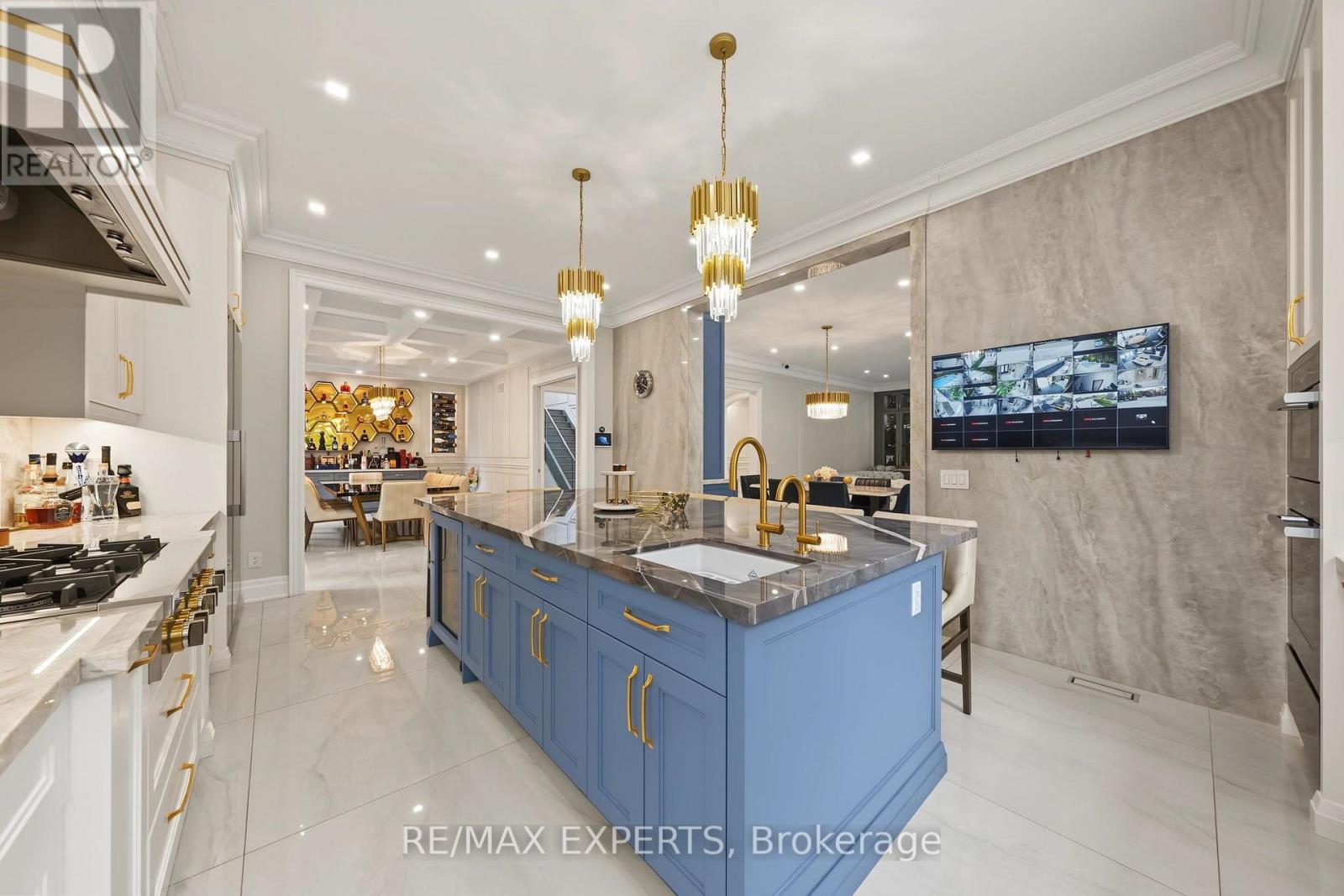 33 HIGHLAND CREEK COURT - 23