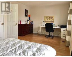 24 Cape Breton Court, Richmond Hill, ON L4E3W4 Photo 8