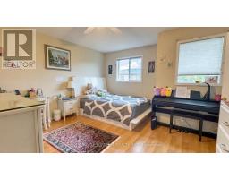 24 Cape Breton Court, Richmond Hill, ON L4E3W4 Photo 9