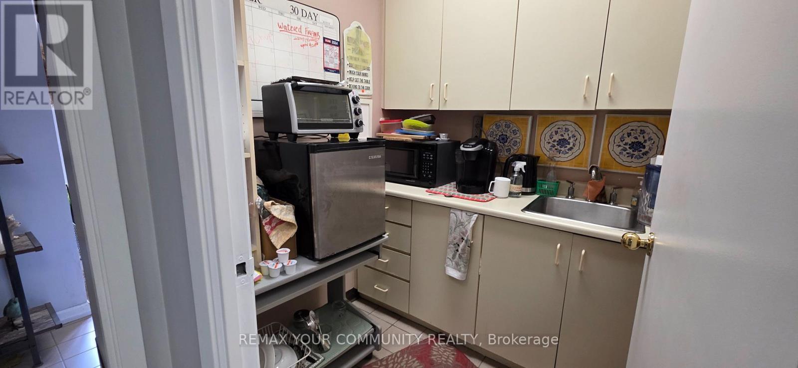 UNIT 13 - 40 ENGELHARD DRIVE, Aurora (Aurora Village) — photo 12