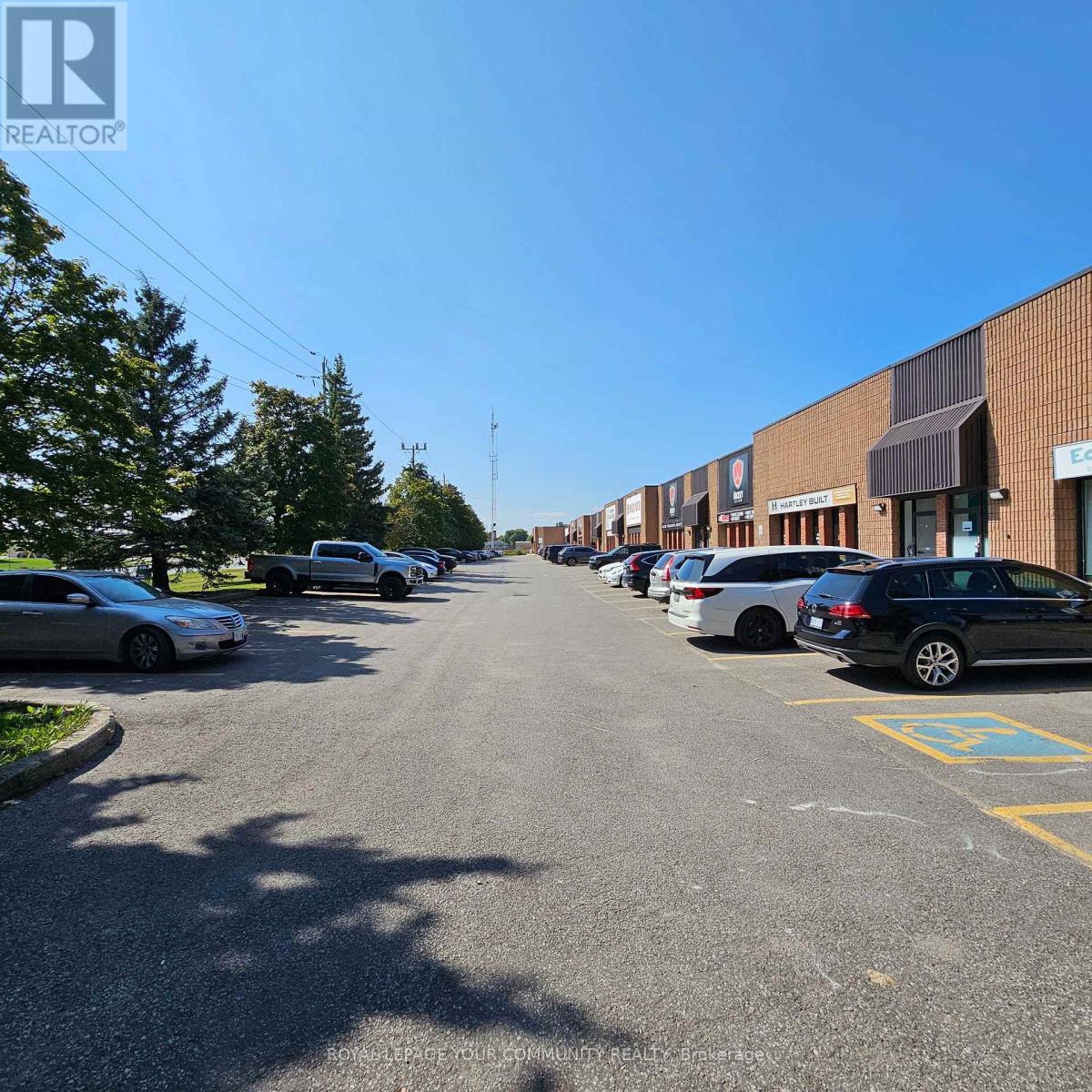 UNIT 13 - 40 ENGELHARD DRIVE, Aurora (Aurora Village) — photo 4