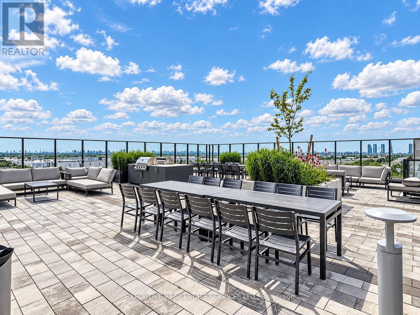 8960 Jane Street South — photo 44