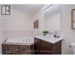 2406 Bur Oak Avenue, Markham, ON L6E1K7 Photo 20
