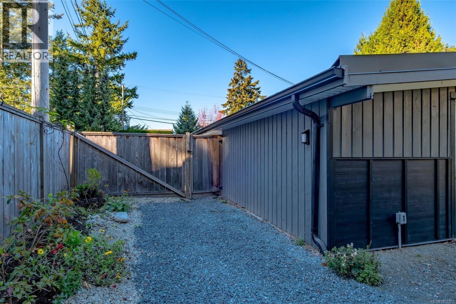 778 Shorewood Dr - 23