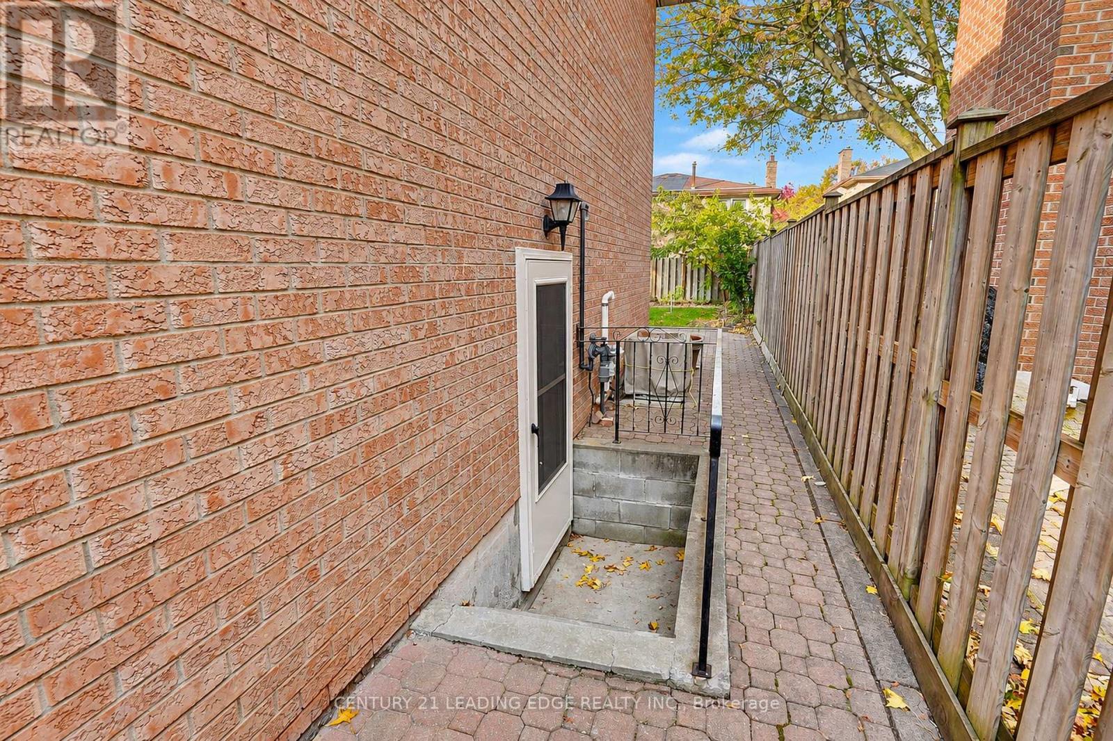 43 Ashland Crescent — photo 38