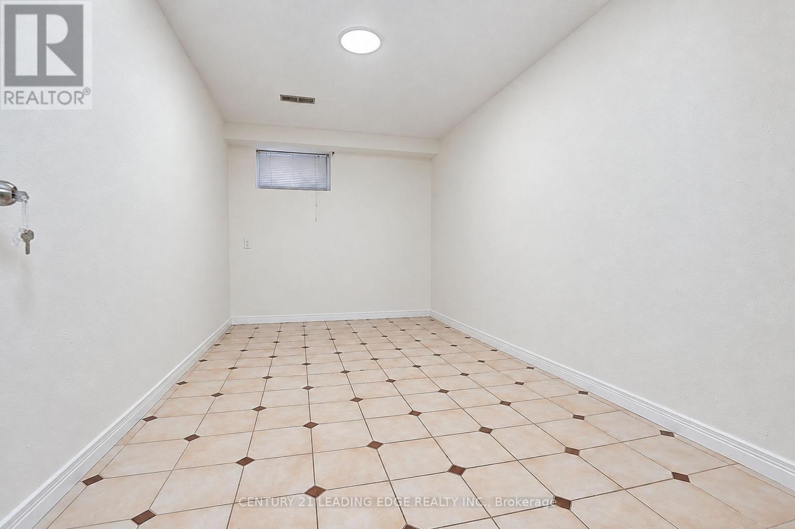 43 Ashland Crescent — photo 42
