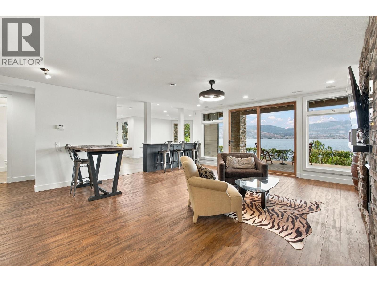 6850 Lakeshore Road, Kelowna - Image 1