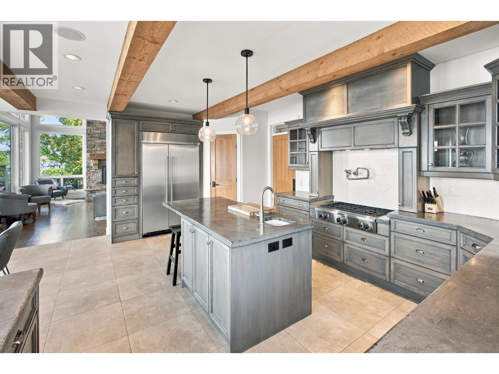 6850 Lakeshore Road, Kelowna - Image 1