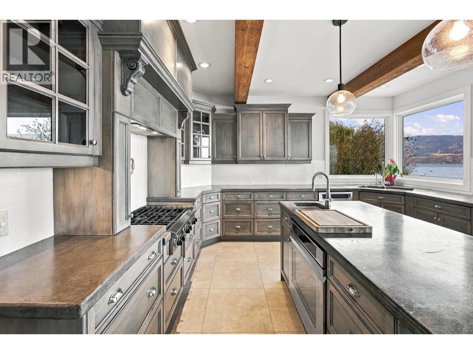 6850 Lakeshore Road, Kelowna - Image 1