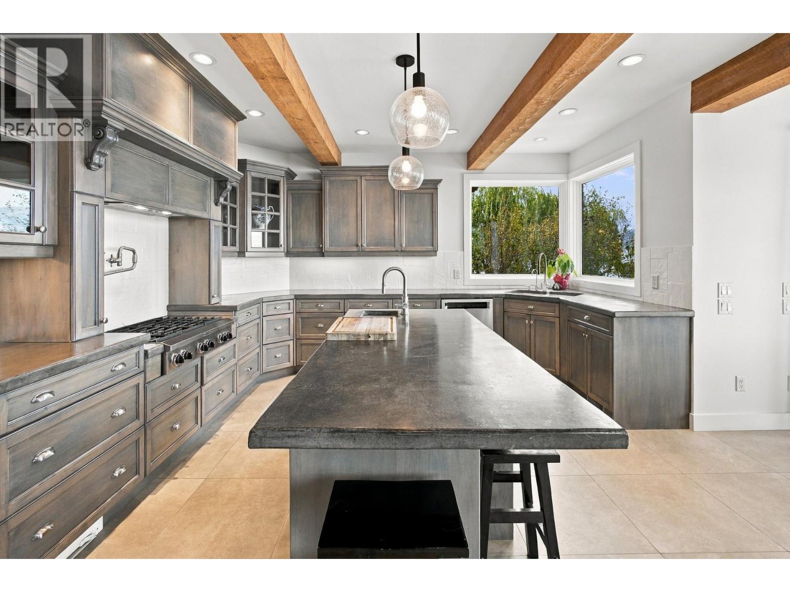 6850 Lakeshore Road, Kelowna - Image 1