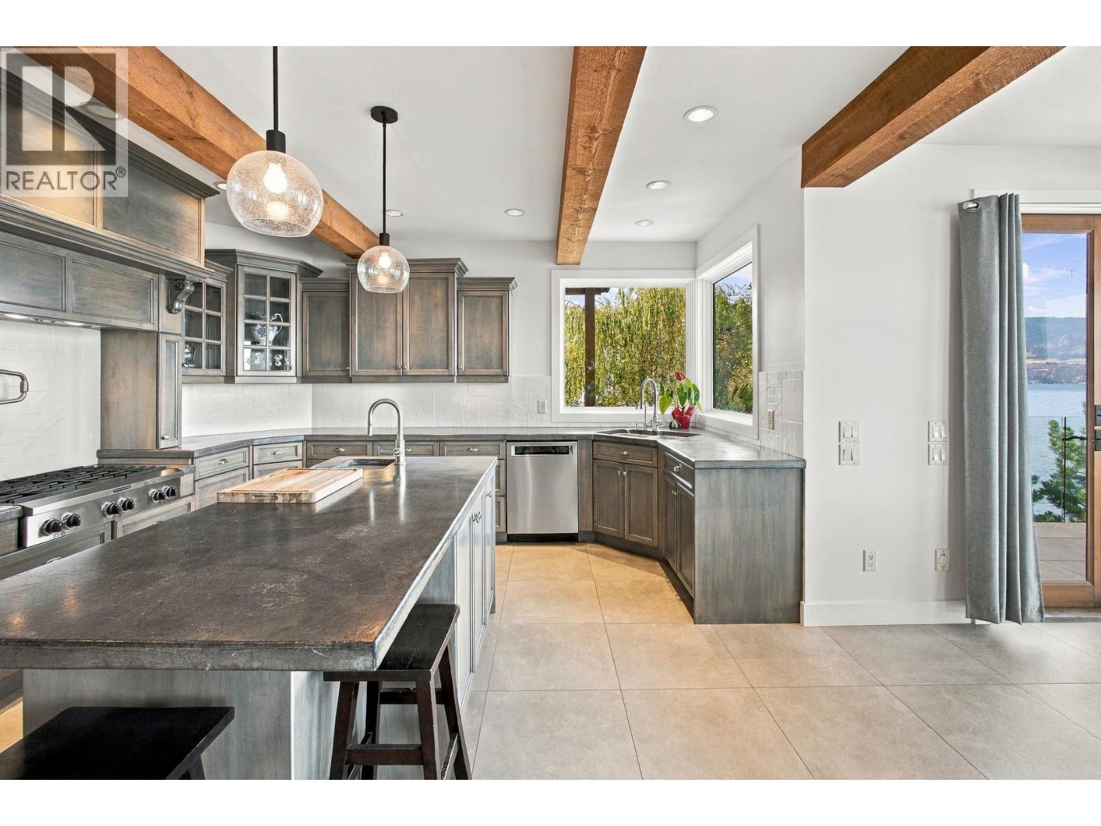 6850 Lakeshore Road, Kelowna - Image 1