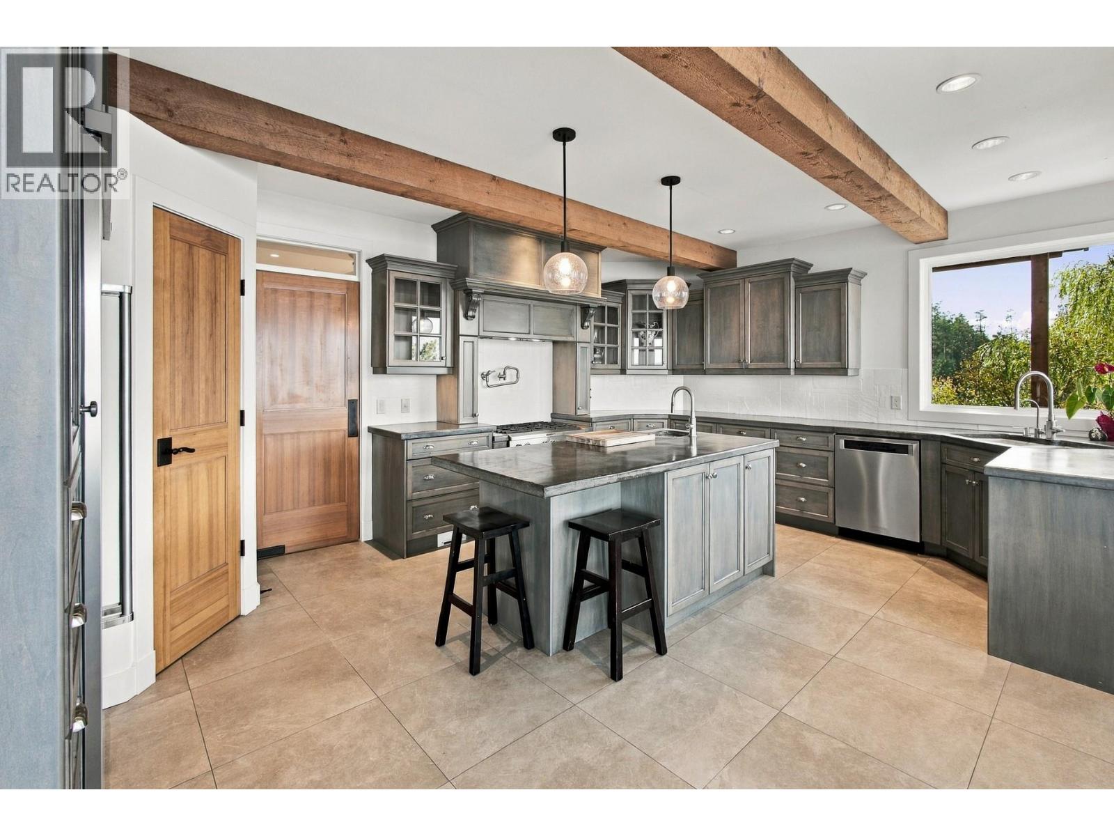 6850 Lakeshore Road, Kelowna - Image 1
