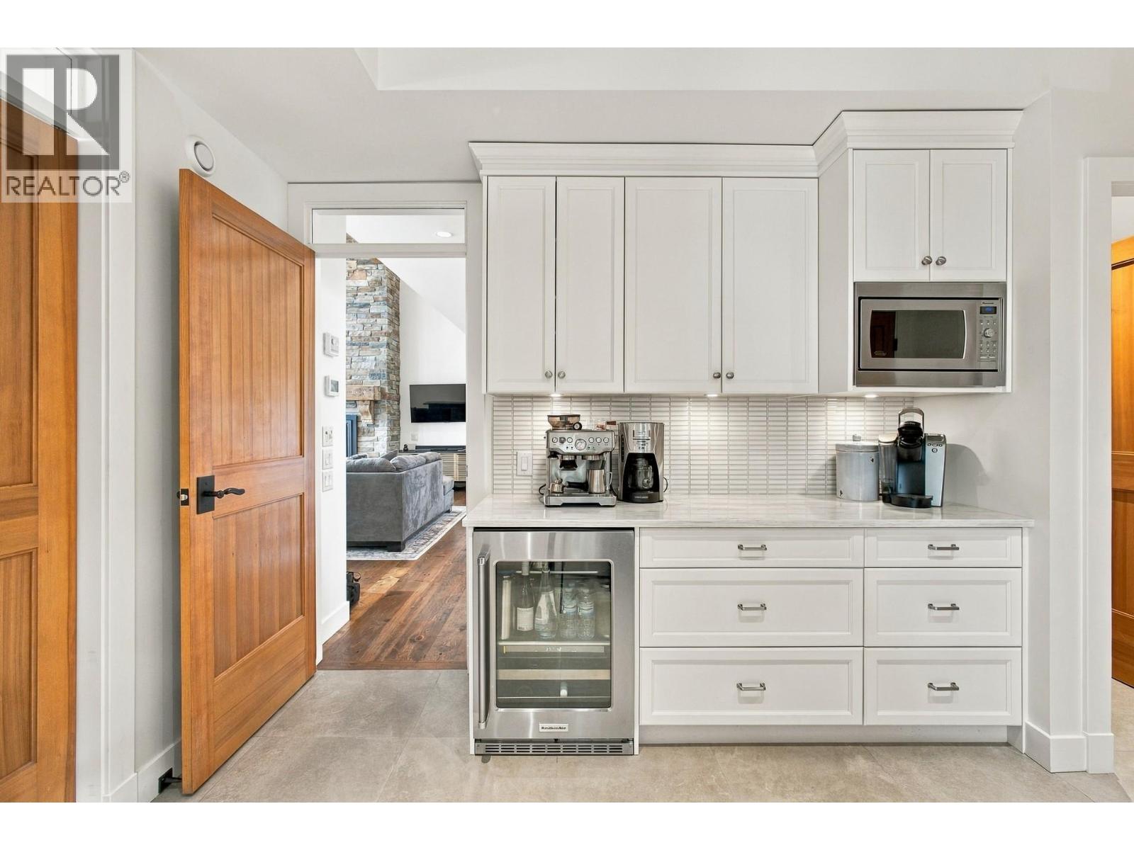 6850 Lakeshore Road, Kelowna - Image 1