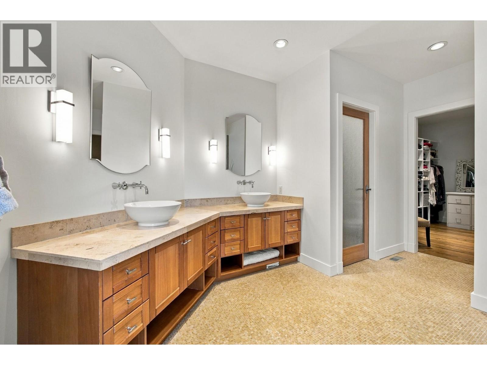 6850 Lakeshore Road, Kelowna - Image 1