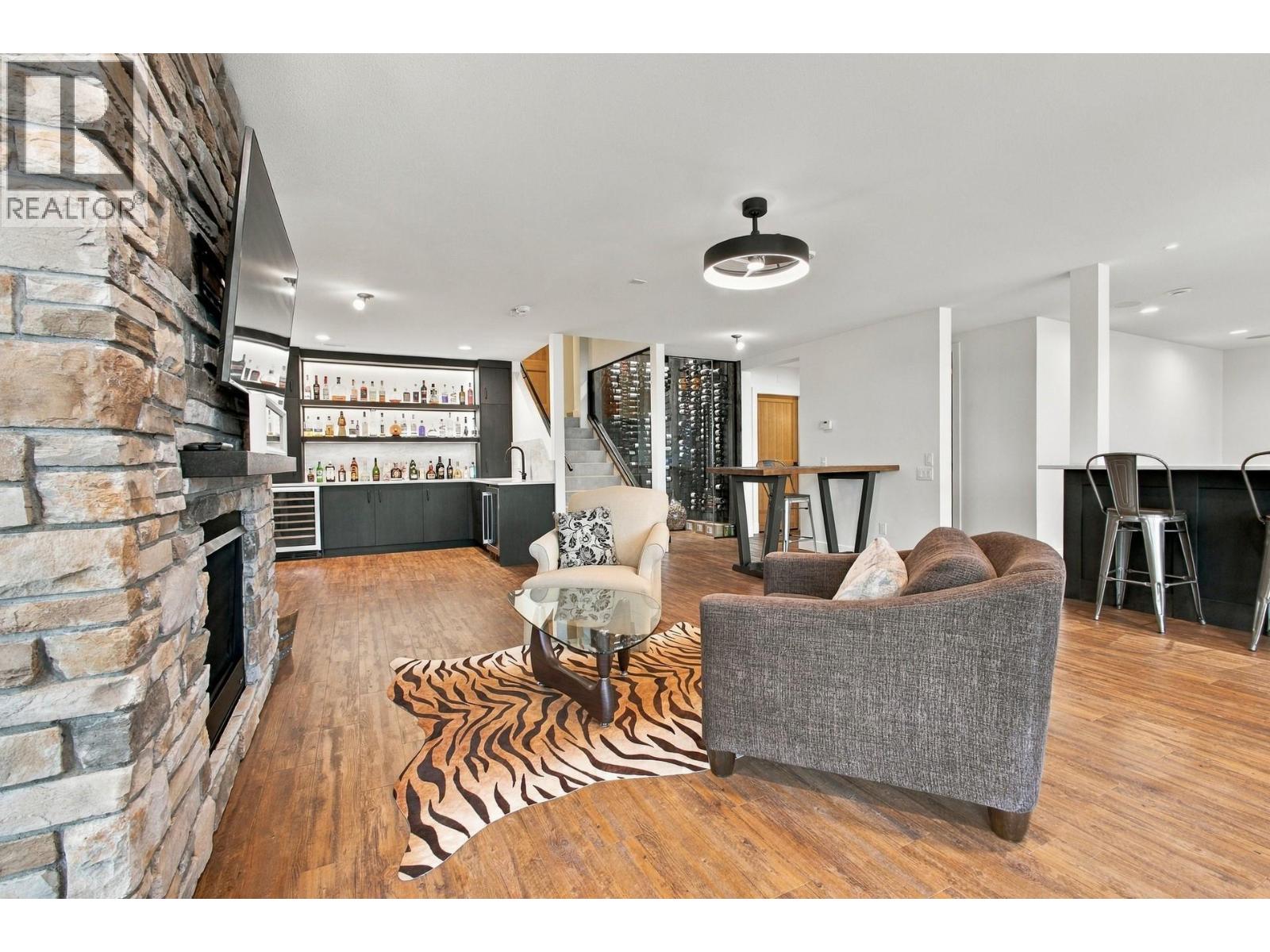 6850 Lakeshore Road, Kelowna - Image 1