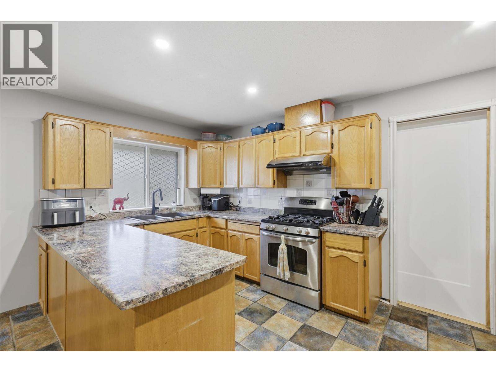 2435 DRUMMOND Court - 18