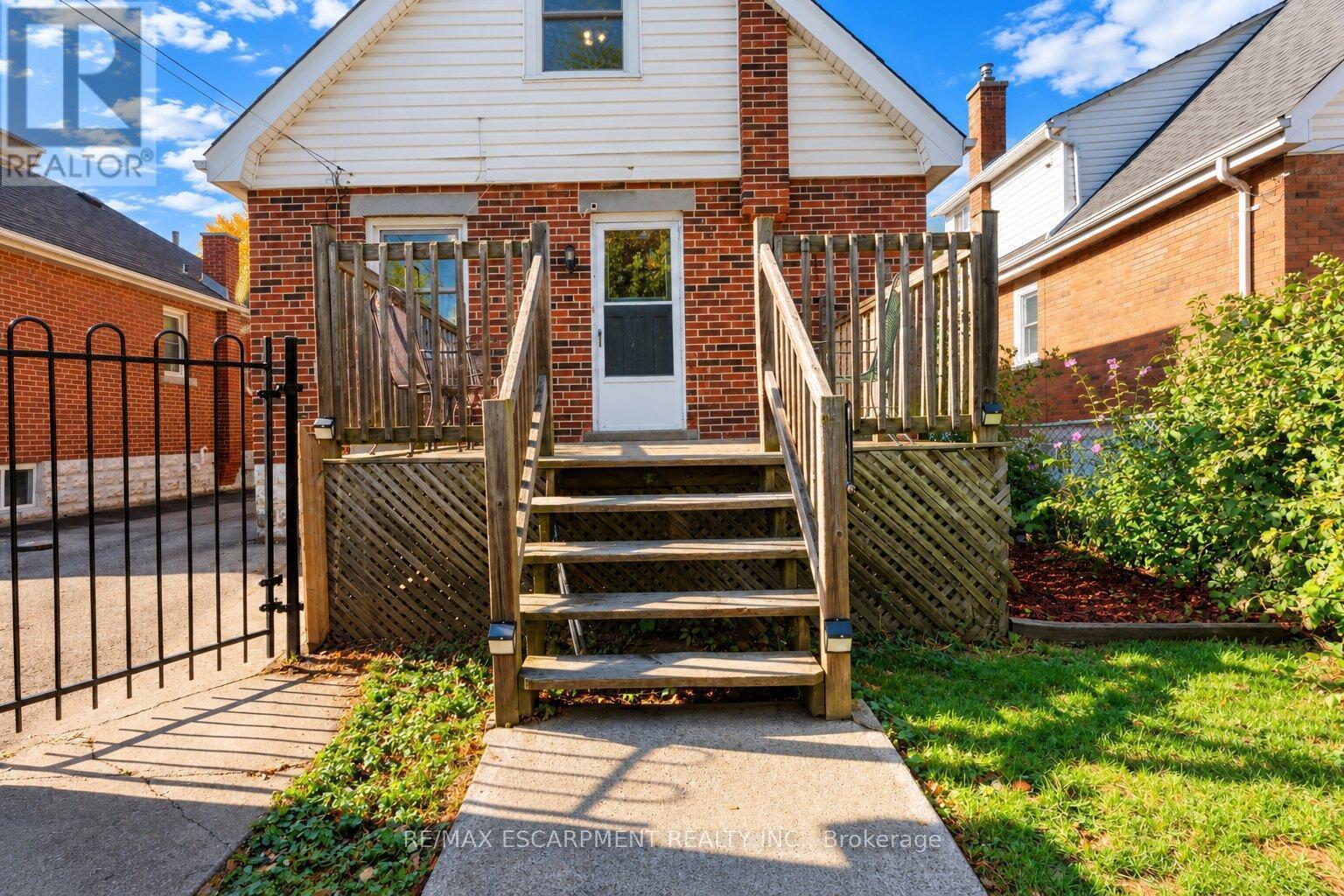 75 Barons Avenue — photo 35