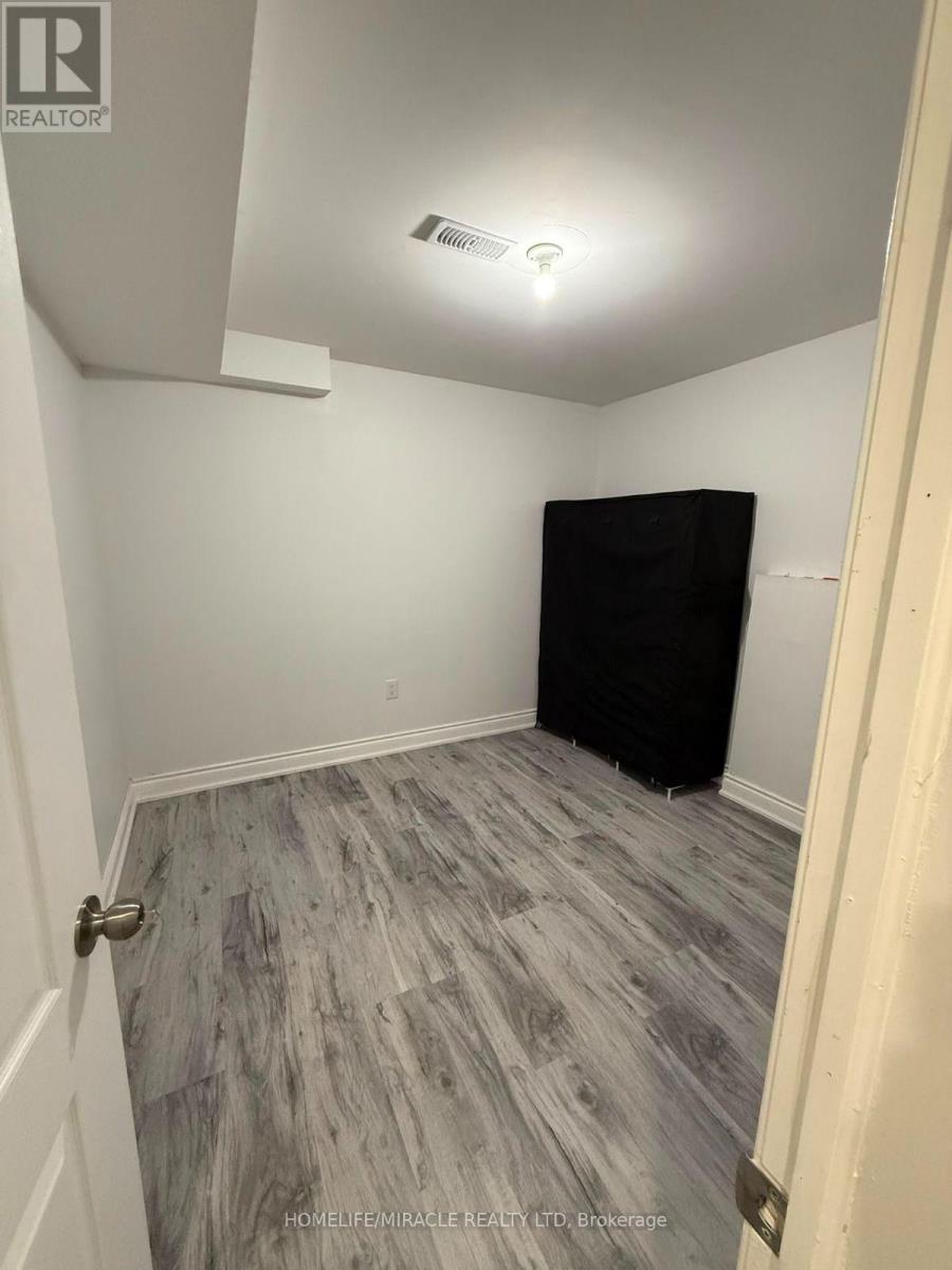 40 Eastman Drive — photo 15