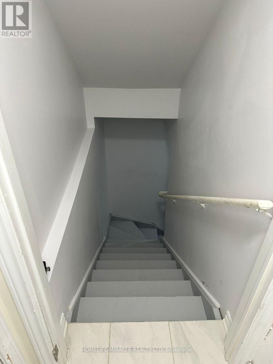 40 Eastman Drive — photo 17