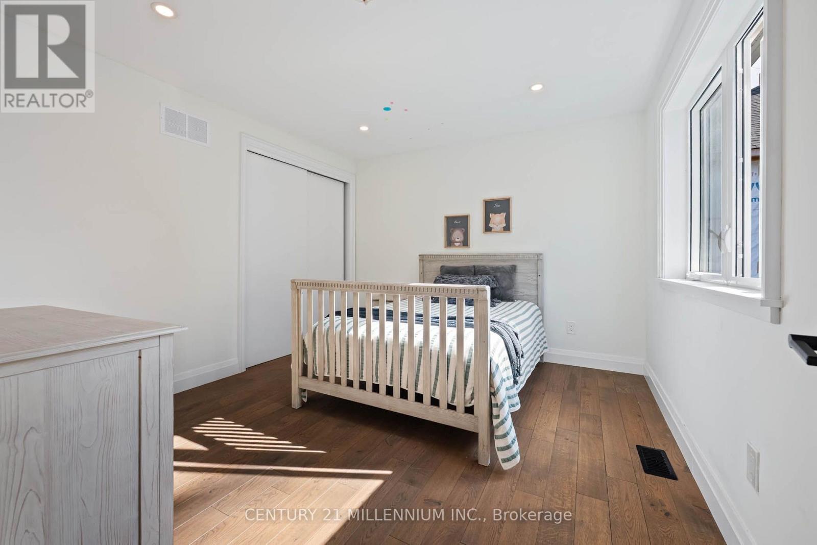 2 AMANDA STREET - 33