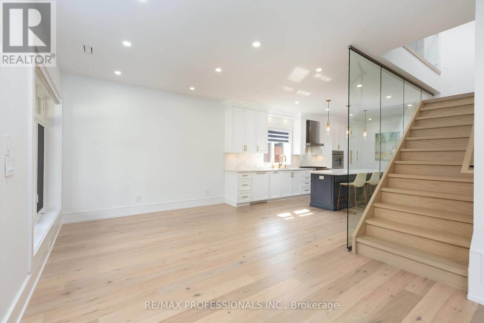 28 MARTIN GROVE ROAD, Toronto (Islington-City Centre West) — photo 9