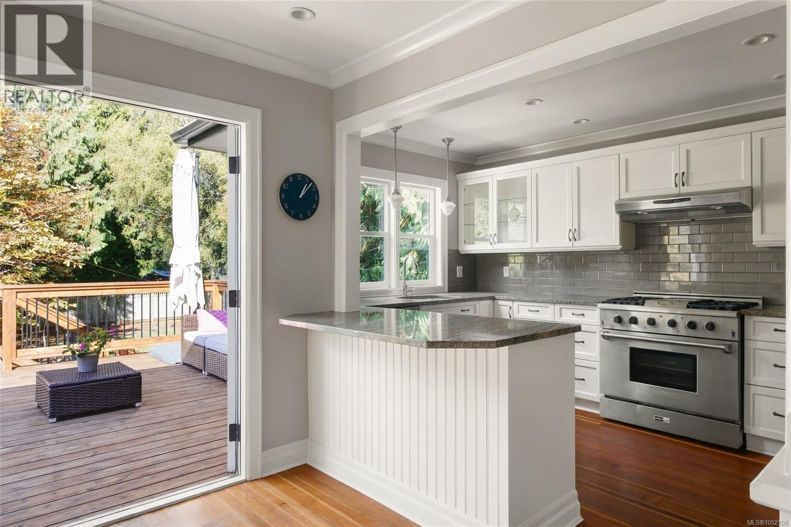 1692 Chandler Ave - 12