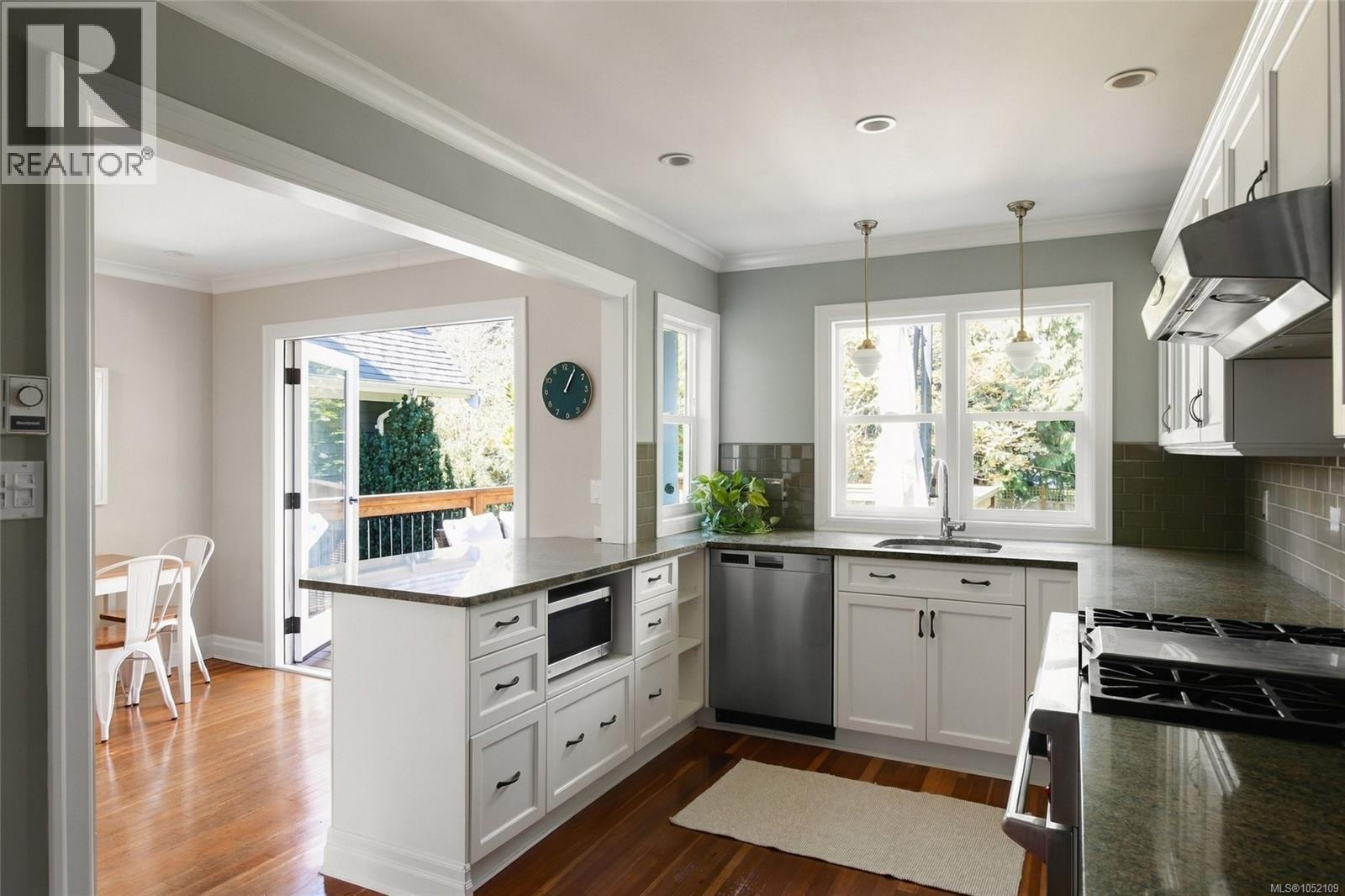 1692 Chandler Ave - 13