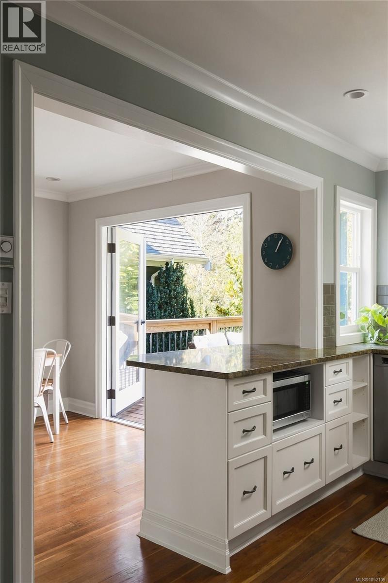 1692 Chandler Ave - 17