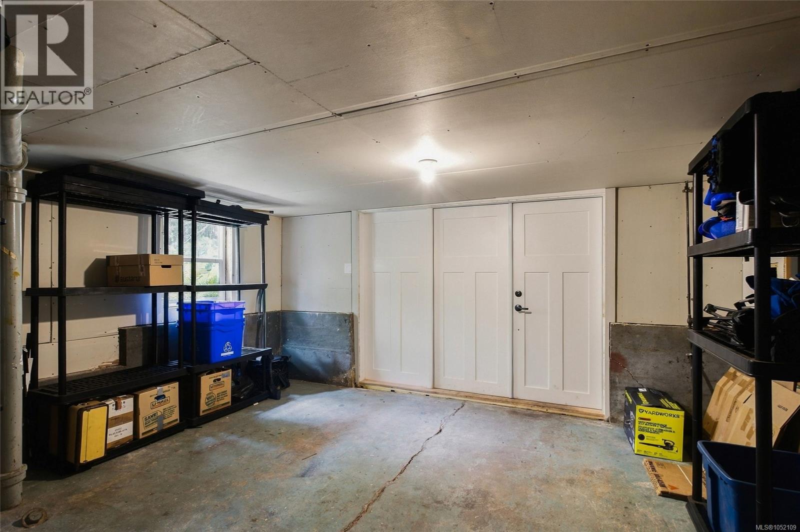 1692 Chandler Ave - 33