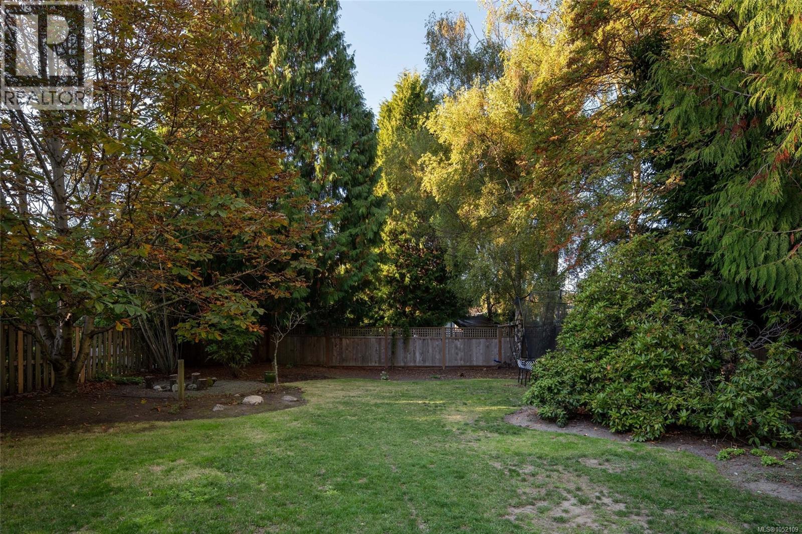 1692 Chandler Ave - 37