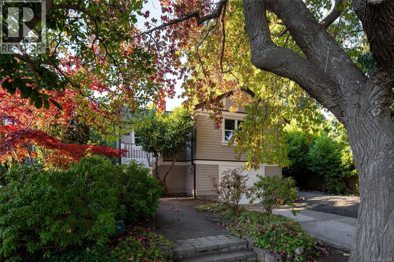 1692 Chandler Ave - 48