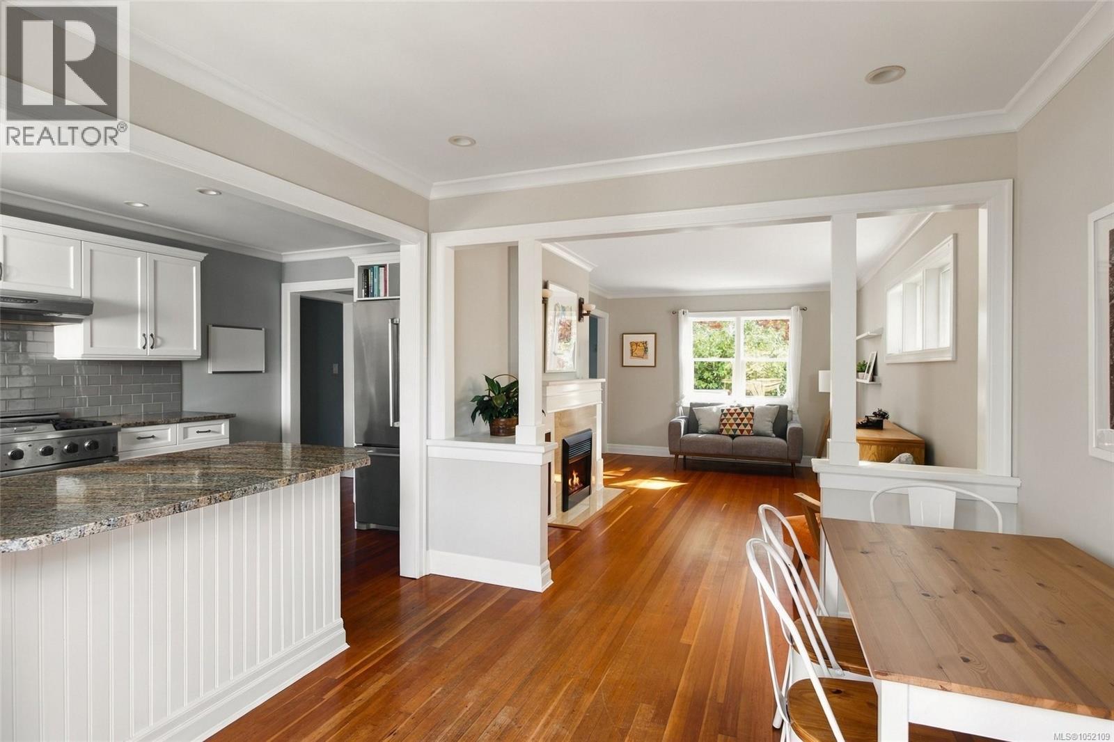 1692 Chandler Ave - 8