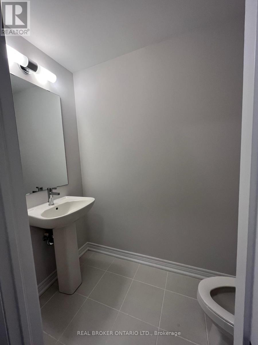 100 Hollywood Court — photo 15