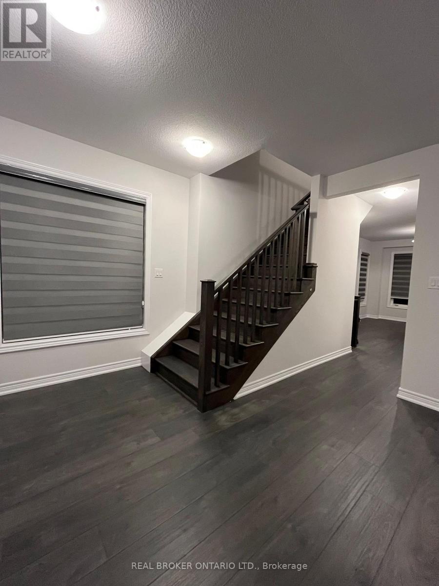 100 Hollywood Court — photo 17