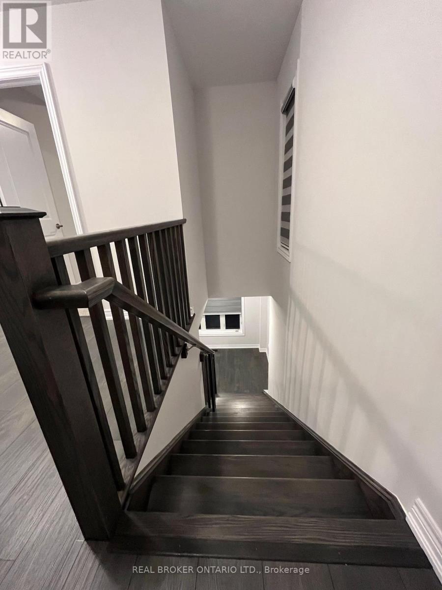 100 Hollywood Court — photo 18